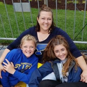 Meet your Posher, Hilary